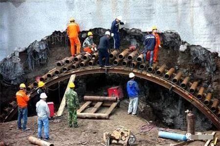 蛟河隧道钢花管支护案例